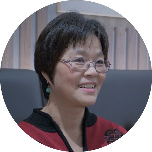 英·亚当斯 · 德音学校班主任 英·亚当斯 - 德音学校班主任